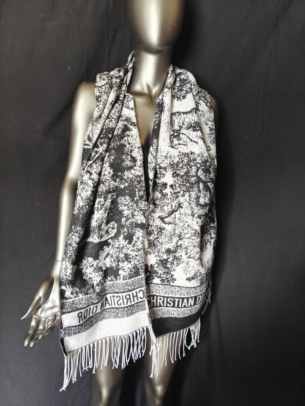 Unisex Animal Forest Pattern Scarf - Picture 5 of 5